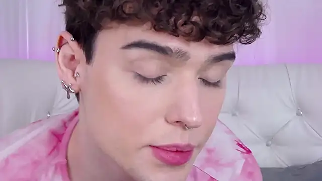 RobbyCharming's Webcam Show